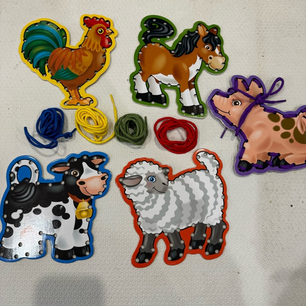 Melissa and Doug Lace and Trace Farm Animals & Laces